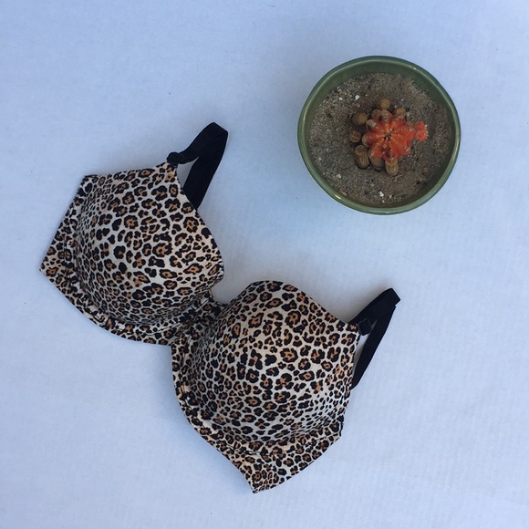 Victoria's Secret Other - NWOT Victoria’s Secret fabulous Demi bra